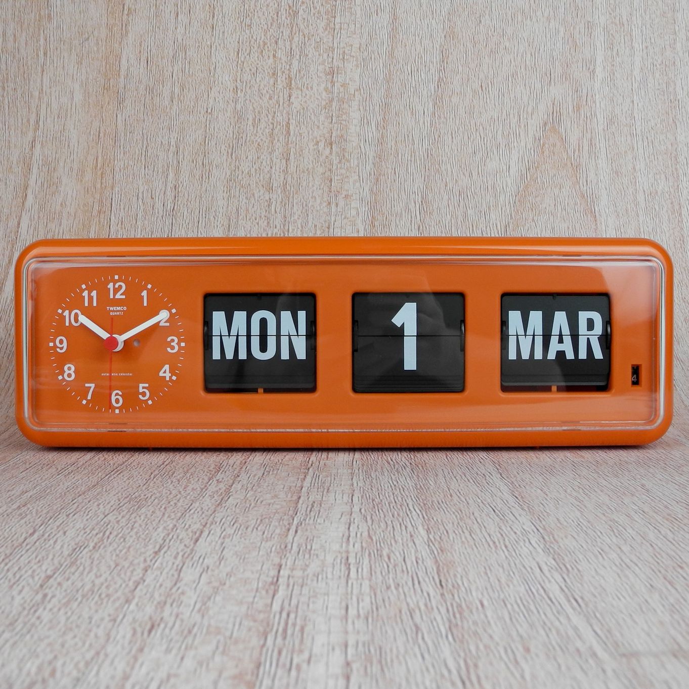 DESKTOP CALENDAR CLOCK in ORANGE **LIMITED EDITION**