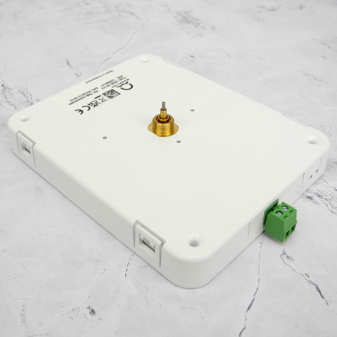 Self setting movement for clocks under 400mm with seconds