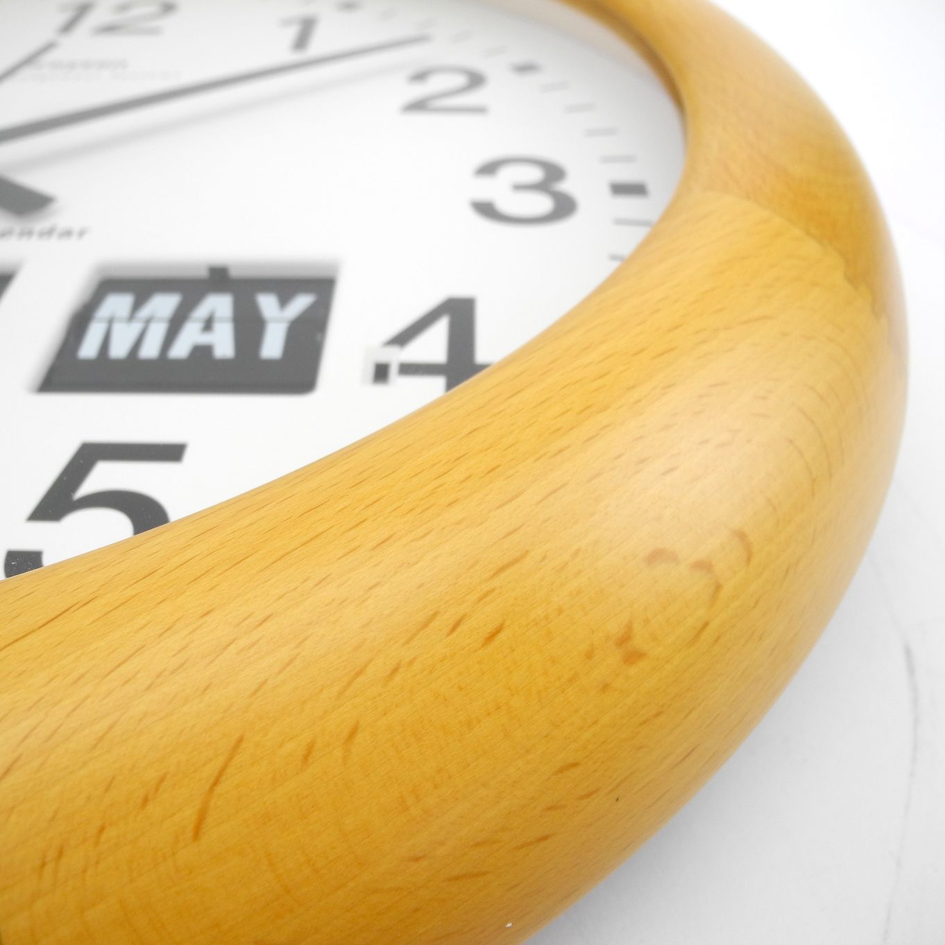 ROUND CALENDAR CLOCK WITH YEAR