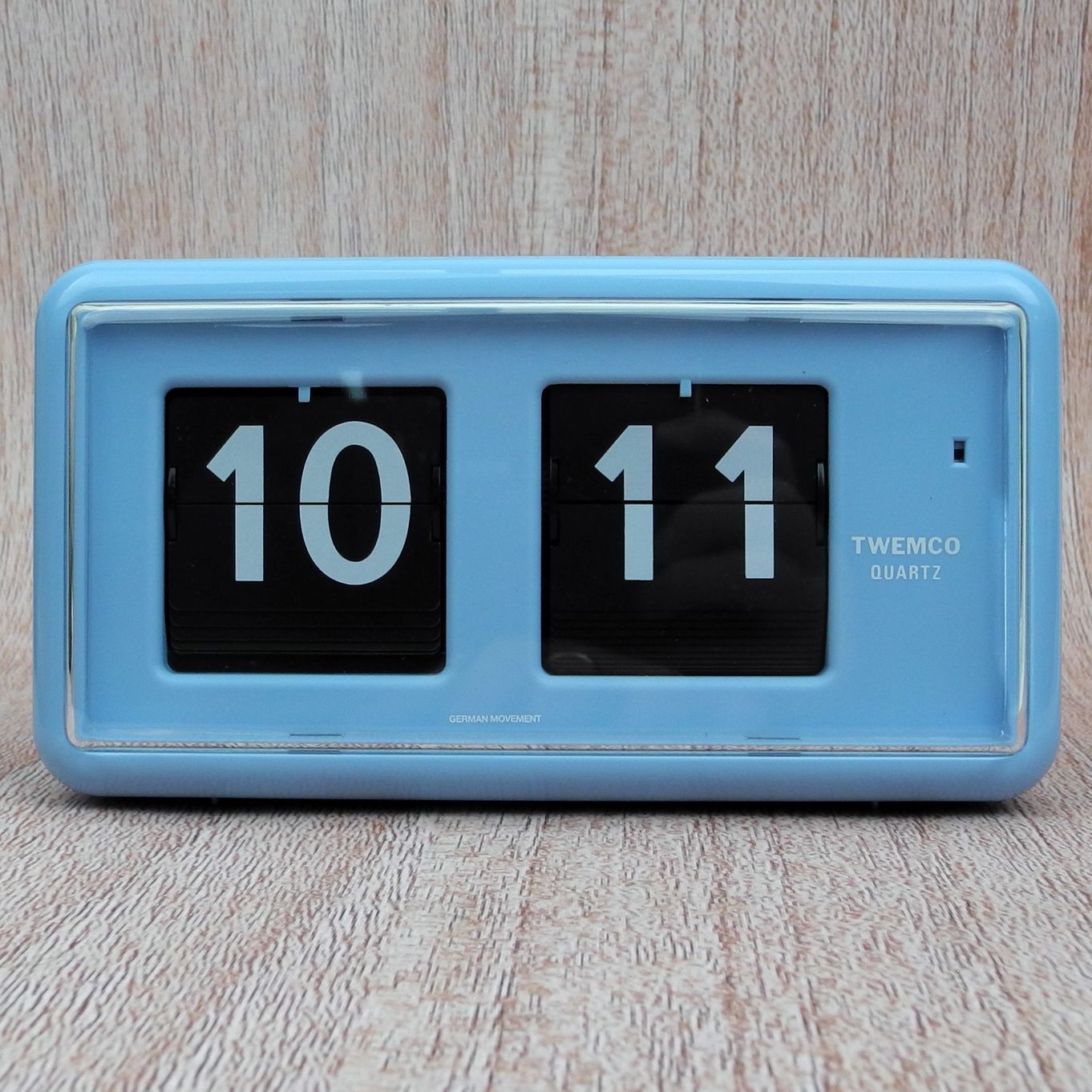LITTLE FLIP CLOCK by TWEMCO